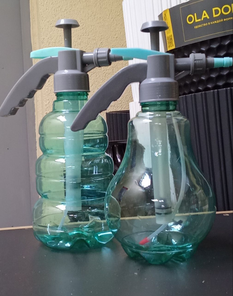 Флакон С411 прозрачно-синий помповый 1,8л, пластик