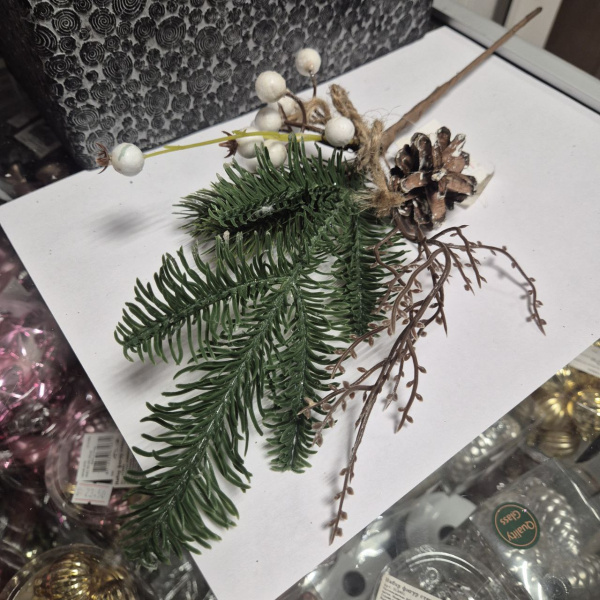 Ветка декоративная 137-14 25х12см (только самовывоз)