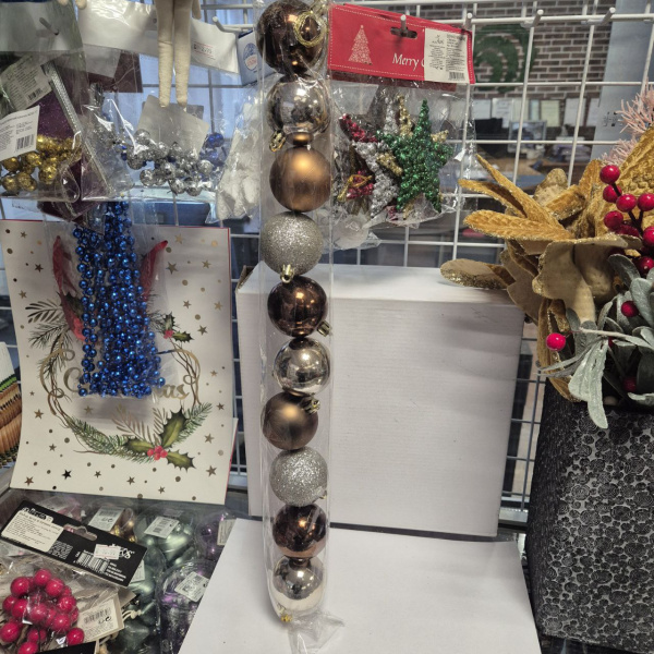 Набор фигур новогодних ШАРЫ, пластик, д.5 см, (уп=10 шт), янтарный, арт. ACS105560 (только самовывоз)