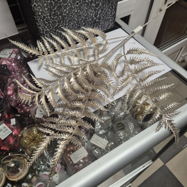 Ветвь искусственная для декора с блеском, пластик, 69 см, асс/3, арт. ANM101760 (только самовывоз)